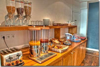 Photo 6 - Hotel l'Annexe Paris 3* star near the Place de la République - Breakfast is served every morning in our dining room.