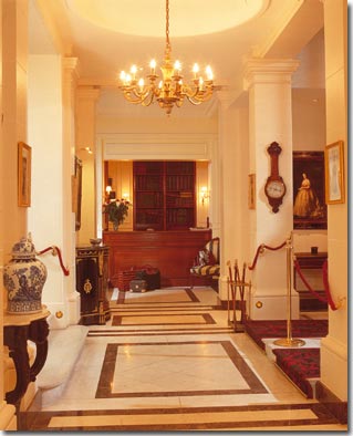 Photo 1 - Hotel Bradford Elysees Paris 4* star near the Champs Elysees - The Hall, reception, sitting room and lift all demonstrate the decoration of the Haussmann period.