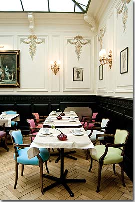 Photo 4 - Hotel Bradford Elysees Paris 4* star near the Champs Elysees - Breakfast room.