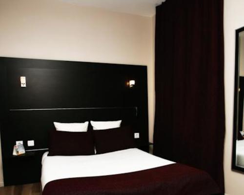 Comfort Hotel Lamarck Paris 18 2 Star 147 Rue Marcadet 75018