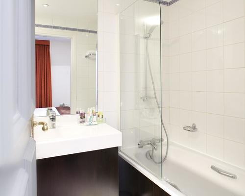 Mercure Paris Terminus Nord 4 star | 12 Boulevard De Denain 75010