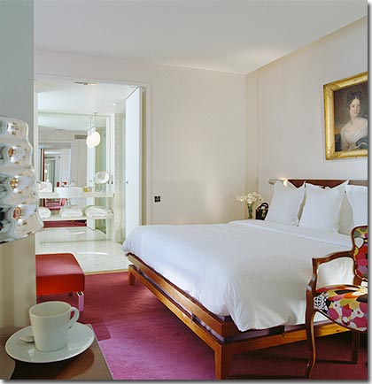 Image 8 : Hotel De Sers Paris - Suite Junior
40 m2 - 1 Cama(s) King size

Suites luminosas, que dão para o pátio exterior. Foram concebidas para oferecer espaço e comodidade em cerca de 40 m². Cada uma delas está organizada em três partes: uma entrada, uma sala e um quarto que inclui uma fantástica casa-de-banho com duche separada, para seu bem estar...