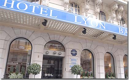 Photo 1 - Hotel Lyon Bastille Paris 3* étoiles proche de la Gare de Lyon - L'hôtel Lyon Bastille se situe dans le centre de Paris, à 150 mètres de la Gare de Lyon. Sa situation privilégiée vous permettra de vous rendre à pied Place des Vosges et dans le Marais.