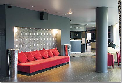 Photo 2 - Only Suites Paris CDG Airport Paris 4* star near the Paris Charles de Gaulle airport - Everything contributes to unwinding in a refined and contemporary setting. Enjoy the Zen atmosphere created by the subdued and sophisticated décor.