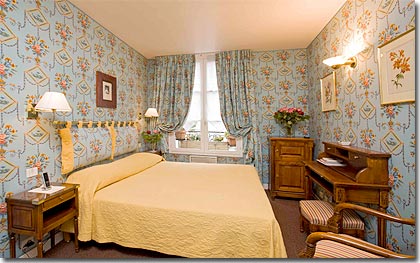 Photo 9 - Relais-Hôtel du Vieux Paris 4* Sterne Paris in der Nähe des Viertels Latin (Quartier Latin) und boulevard Saint Michel. - Superior Zimmer:

13 m2 – Ein Zimmer mit voll eingerichtetem Bad.
Blick auf die Straße.