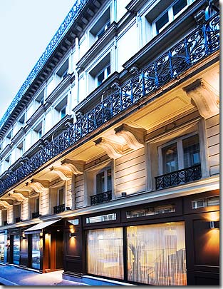 Photo 1 - Hotel Saint Augustin Elysées Paris 3* star near the Champs Elysees - The Saint Augustin Elysées is a typically Parisian hotel which will seduce you with its warm welcome and its comfort.
You will encounter Saint Augustin Elysées on a street that falls between the Elysian Fields and the Opera, in the 8th arrondissement of Paris, an area abundant in shopping and cultural offers, next to myriad tourist attractions and department stores.
