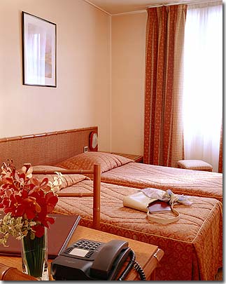 Photo 4 - Hotel Trianon Gare de Lyon Paris 3* star near the Gare de Lyon station - All of the Hotel's 30 rooms are air conditioned and decorated in bright and warm tones, with contemporary fixtures and fittings to ensure you have a pleasant and comfortable stay.