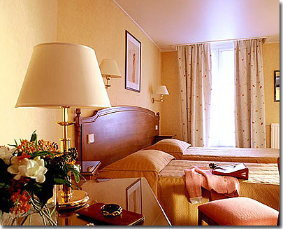 Photo 2 - Hotel Eiffel Kennedy Parigi 3* stelle vicino all' 16eme arrondissement - Accesso internet gratuito disponibile nella hall, nonché connessione internet Wi-Fi in tutte le camere.

L'albergo offre camere singole, doppie, triple e quadruple dotate di insonorizzazione totale e completamente rinnovate nel 2004.