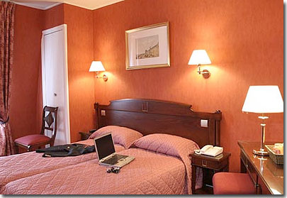 Photo 4 - Hotel Eiffel Kennedy Paris 3* estrelas perto do 16eme arrondissement - Serviço de quartos, Serviço de transfer do aeroporto, Baby-sitting/ Serviço para crianças, Lavagem a seco, Pequeno-almoço no quarto, Aluguer de carro, Fax/fotocopiadora.