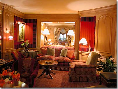 Photo 6 - Hotel Chambiges Elysees Paris 4* étoiles proche des Champs-Elysées - On peut également choisir un des élégants petits salons pour y réunir quelques amis (maximum 20 personnes) autour d’un buffet cocktail personnalisé ou encore pour une réunion de travail dans cette atmosphère cosy.