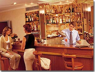 Photo 8 - Hotel Champerret Elysees 3* Sterne Paris in der Nähe des Triumphbogens und Palais des Congrès. - Hotelbar rund um die Uhr geöffnet