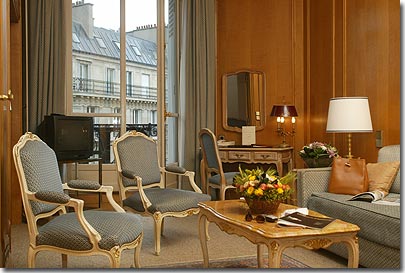 Photo 6 - Hotel Chateau Frontenac 4* Sterne Paris in der Nähe der Avenue des Champs Elysées. - Unser Junior Suiten sind für Familien 3 Personen ideal.