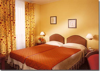 Photo 4 - Hotel Etoile Trocadero 3* Sterne Paris in der Nähe der Avenue des Champs Elysées und des Triumphbogens. - 23 komfortabel eingerichtete Zimmer in ruhiger Lage, gepflegt und freundlich ausgestattet.