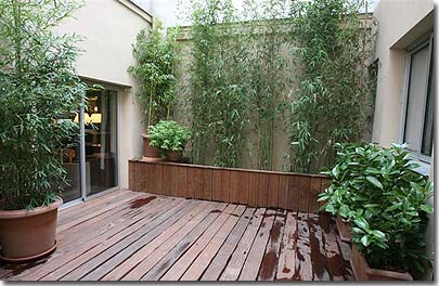 Photo 8 - Hotel de Longchamp Elysees Paris 3* star near the Champs Elysees - The room also gives it on our small garden, a luxury of the 16th district of Paris.