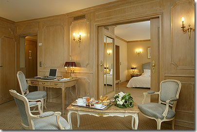 Photo 6 - Hotel Splendid Etoile Paris 4* étoiles proche des Champs-Elysées et Arc de Triomphe - Nos Junior Suites sont idéales pour le séjour des familles de 3 à 4 personnes.