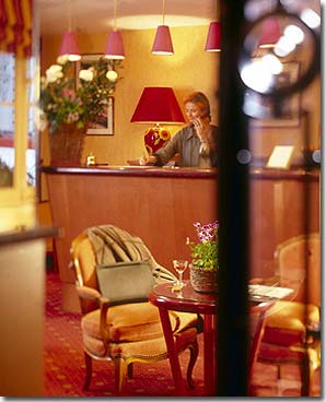 Photo 2 - Hotel residence Foch 3* Sterne Paris in der Nähe der Avenue des Champs Elysées und des Triumphbogens. - Charme und Raffinement – Herzlich Willkommen im Hotel Résidence Foch.