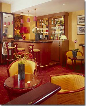 Photo 3 - Hotel residence Foch 3* Sterne Paris in der Nähe der Avenue des Champs Elysées und des Triumphbogens. - Die hoteleigene Bar bietet unseren Gästen jederzeit Erholung und bevorzugten Service.