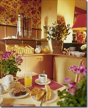 Photo 4 - Hotel residence Foch Paris 3* star near the Champs Elysees and close to the Arch of Triumph - From 6.30am a delicious buffet is waiting for you at the
breakfast room.