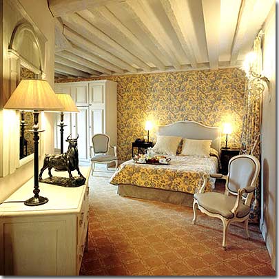 Photo 6 - Hotel des Ducs d'Anjou Paris 3* star near the Louvre Museum and Chatelet District - Bouton d’Or suite


And of course, we added all the best equipments. The keynotes of the Hotel are comfort as well as quality in a refined and very Parisian setting.