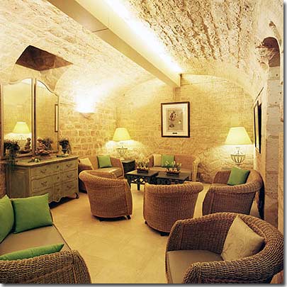 Photo 10 - Hotel des Ducs d'Anjou Paris 3* star near the Louvre Museum and Chatelet District - Stone walls steeped in history.