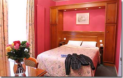Photo 4 - Hotel des Arts Paris 3* star near the Montmartre District and Garnier Opera - With its picturesque and friendly welcome, the Hotel des Art holds the promise of an enjoyable and successful stay in Paris for all.
