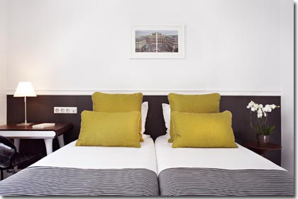 Photo 5 - Hotel Monterosa Paris 3* star near the Montmartre District and Garnier Opera - Air conditioning,
Safe, Lift,
Luggage storage,
Pets welcome.
