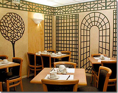 Photo 3 - Hotel Trinite Plaza París 3* estrellas cerca del barrio Montmartre y del Sagrado Corazón (Basílica del Sacré Cœur) - Confiamos en que sabrá apreciar la calurosa acogida del personal, el cual sabrá aconsejarle en materia de visitas, excursiones, salidas y espectáculos.
Para hacer más agradable su viaje de regreso, se pone a su disposición un servicio de traslado hotel-aeropuerta (de pago) mediante simple demanda a la recepción.