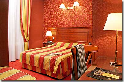 Photo 4 - Hotel de la Paix Paris 3* star near the Montparnasse District, Left Bank, and close to the Saint-Germain des prés area - We have a meeting space that can greet up tot 15 person's. That meeting space is offered for free for all hotel customers.