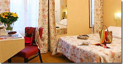 Photo 5 - Hotel du Parc Paris 2* star near the Montparnasse District, Left Bank, and close to the Saint-Germain des prés area - …or served in room without extra-charge, for an attractive moment of pleasantness with coffee and crusty croissants.