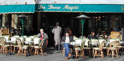 Photo 5 - Hotel Elysee Montparnasse 3* Sterne Paris in der Nähe des Viertels Montparnasse (TGV Bahnhof Montparnasse). - Das Hotel befindet sich direkt neben dem Stadtviertel Saint-Germain-des-Prés. Der zauberhafte Luxemburger Garten beispielsweise lässt sich in nur 15 Minuten zu Fuß erreichen. Er enthält historische Hinterlassenschaften aus dem 19. Jahrhundert wie beispielsweise einen Musikkiosk oder eine von Garnier aus Holz geschnitzte Pferdemanege. Die wichtigsten Touristenattraktionen sind nur wenige Minuten vom Hotel entfernt: zahlreiche Boutiquen, eine Vielzahl von Restaurants wie 