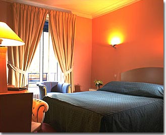 Photo 6 - Hotel Novanox Paris 3* star near the Montparnasse District, Left Bank, and close to the Saint-Germain des prés area - We aim to make your stay as welcoming as posible, and for your confort and convenience, we can help organise your visit and reserve shows for you.