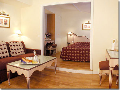 Photo 8 - Hotel Unic Paris 3* star near the Montparnasse District, Left Bank, and close to the Saint-Germain des prés area - Baby sitting on request
Night watchman
24-hour room service
Laundry service
Private Car Park