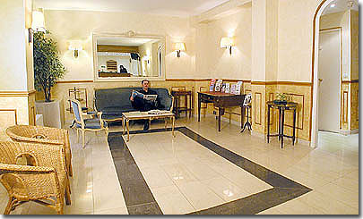 Photo 7 - Hotel Villa du Maine París 2* estrellas cerca del barrio Montparnasse, TGV Gare Montparnasse - Secador de pelo 
Teléfono directo 
TV vía satélite