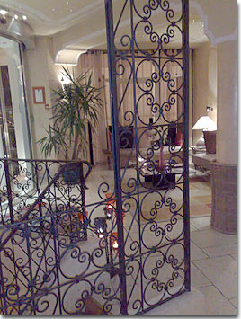 Photo 3 - Villa Royale Montsouris Parigi 4* stelle nei pressi di Montparnasse, il Parco di Montsouris e la Porte d'Orléans - Ristorante, Reception 24 ore su 24, Quotidiani, Camere non-fumatori, Camere/strutture per ospiti disabili, Ascensore, Check-in e check-out rapidi, Cassetta di sicurezza, Riscaldamento, Hotel Design, Deposito bagagli, Gay-friendly, Aria condizionata.