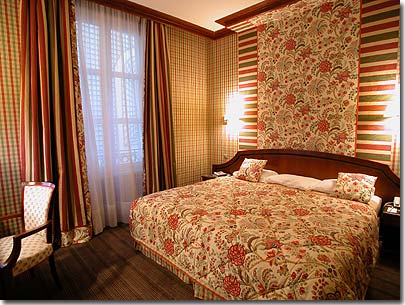 Photo 7 - Best Western Premier Hotel Horset Opera Paris 4* star near the Garnier Opera - The large bed and other furnishings and equipment in both the bathroom and bedroom reflect, in any case, the special attention paid to guests' comfort.