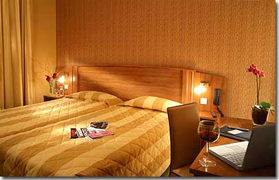Photo 3 - Hotel Elysees Opera Paris 3* star near the Garnier Opera house and close to the Grands Boulevards - Happy to welcome you
Trilingue
Double reservation 24h/day.