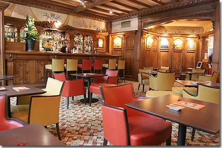 Photo 3 - Hotel Etats-Unis Opéra Paris 3* star near the Garnier Opera - Bar :
At the Buckingham bar, you will find the charm and atmosphere of an English clubhouse.