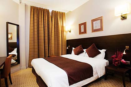 Photo 7 - Best Western Hotel Paris Louvre Opéra Paris 3* star near the Garnier Opera - The Double room includes 1 large bed for one or two people.