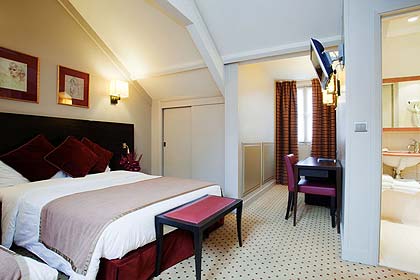 Photo 11 - Best Western Hotel Paris Louvre Opéra Paris 3* star near the Garnier Opera - The Junior Suite includes 1 double bed and 1 single bed.