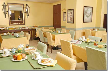 Photo 8 - Best Western Hotel Sydney Opéra Paris 3* star near the Garnier Opera - Under our glass roof, we prepare you every day a nice buffet breakfast.