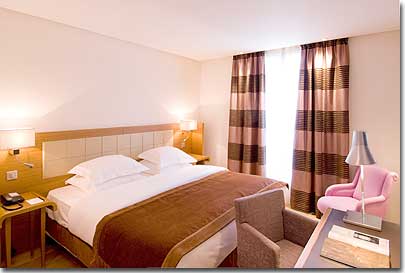 Photo 5 - Hotel Le Six Paris 4* star near the Latin Quarter (Quartier Latin) and boulevard Saint Michel, Left Bank area - Rooms for disabled people and baby cots available on request.