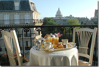 Photo 4 - Hotel Relais Saint Jacques Paris 4* star near the Latin Quarter (Quartier Latin) and boulevard Saint Michel, Left Bank area - Luxurious bathrooms, bathrobe, hair dryer, trouser press,
radio alarm, mini bar, wall safe.