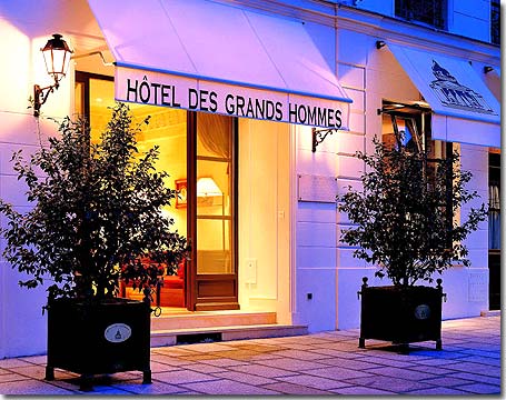 Photo 1 - Hotel des grands Hommes Paris 3* étoiles proche du Quartier Latin et du boulevard Saint Michel - Dans une belle demeure du XVIIIe siècle en face du Panthéon, à deux pas du Jardin du Luxembourg et de la Sorbonne, l’hôtel des grands hommes est un hôtel de charme historique où vécut le père du Surréalisme André Breton qui y a écrit son manifeste 