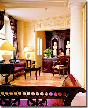 Photo 2 - Hotel des grands Hommes Paris 3* star near the Latin Quarter (Quartier Latin) and boulevard Saint Michel, Left Bank area - The Empire-style decor was renovated in 2002; warm colours, luxurious furniture and a special attention to every detail.