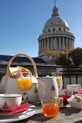 Photo 7 - Hotel des grands Hommes 3* Sterne Paris in der Nähe des Viertels Latin (Quartier Latin) und boulevard Saint Michel. - können Sie Ihr Frühstück bei einer herrlichen Aussicht genießen.