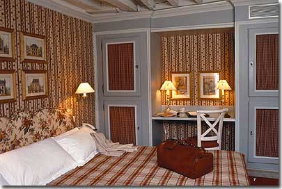 Photo 3 - Hotel du Pantheon Paris 3* star near the Latin Quarter (Quartier Latin) and boulevard Saint Michel, Left Bank area - The rooms are decorated in the Louis XVI style (antique furniture, period woodwork, wooden beams and traditional fabrics)...