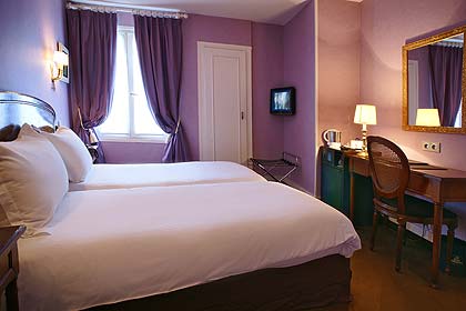 Photo 7 - Best Western Hotel Aramis Saint-Germain Paris 3* étoiles proche du quatier Saint-Germain des Prés Rive Gauche - Les lits sont recouverts de couettes blanches.
