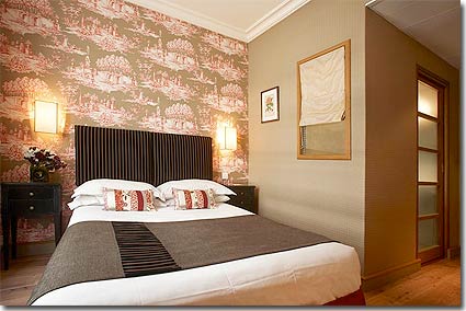 Photo 7 - Hotel Aviatic Saint Germain Paris 3* star near the Saint-Germain des Prés District, Left Bank - Tradition
Inspired by the Latin Quarter's intellectual and artistic life, Tradition lets you rediscover the depths of creativity. A good compromise for a stay or a weekend in Paris at a low price. Available only with a queen-size bed.
Amenities :
* safe
* minibar
* satellite TV
* Wi-Fi
* bathtub
* direct dial telephone
* double-glazed windows
* air conditioning
* hair dryer