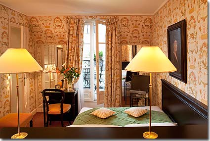 Photo 6 - Hotel Residence Henri IV 3* Sterne Paris in der Nähe des Viertels Saint-Germain des Prés. - Die Zimmer und Appartements sind mit einer Kochnische ausgestattet, die mit einem Mikrowelleherd, einem Kühlschrank und einer Kochplatte eingerichtet ist.