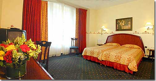Photo 10 - Hotel Elysees Ceramic Paris 3* star near the Champs Elysees - We wanted to keep for our 57 rooms the 